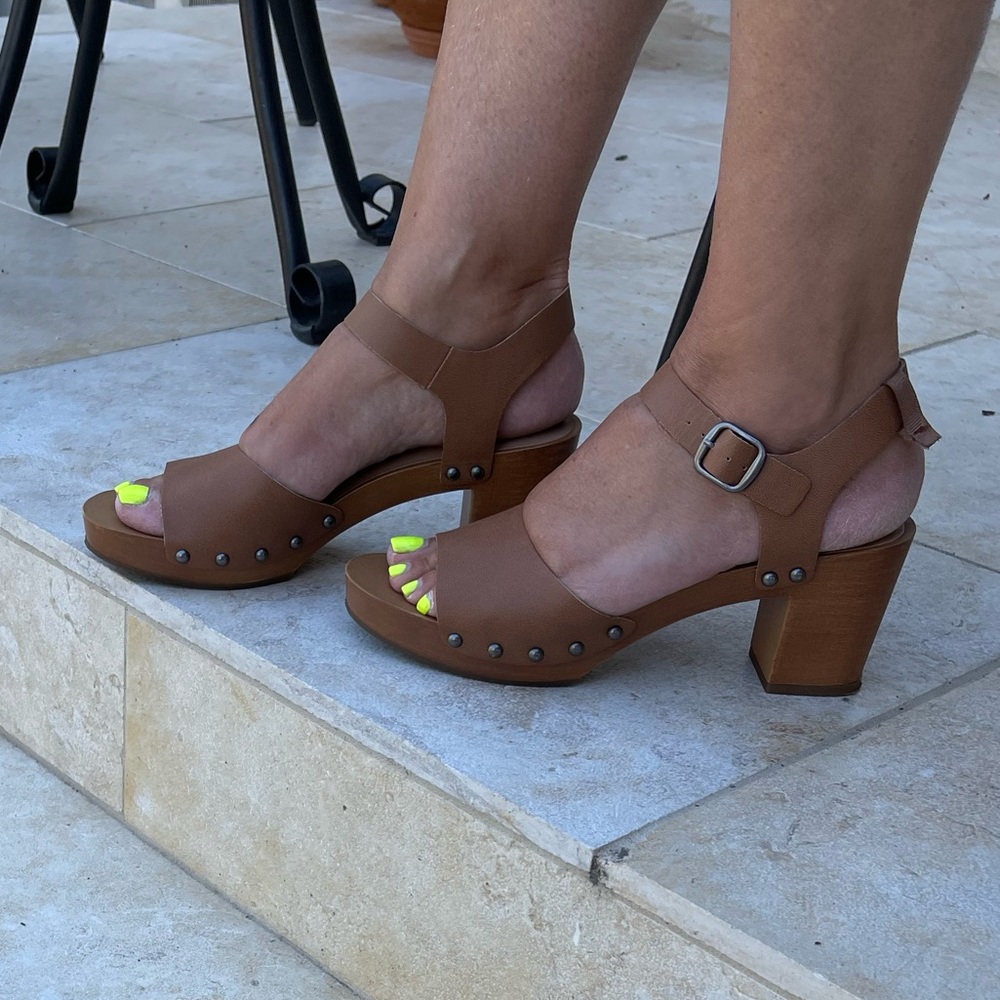 Lucky brand hashtag open toed ankle strap sandals heels NEW